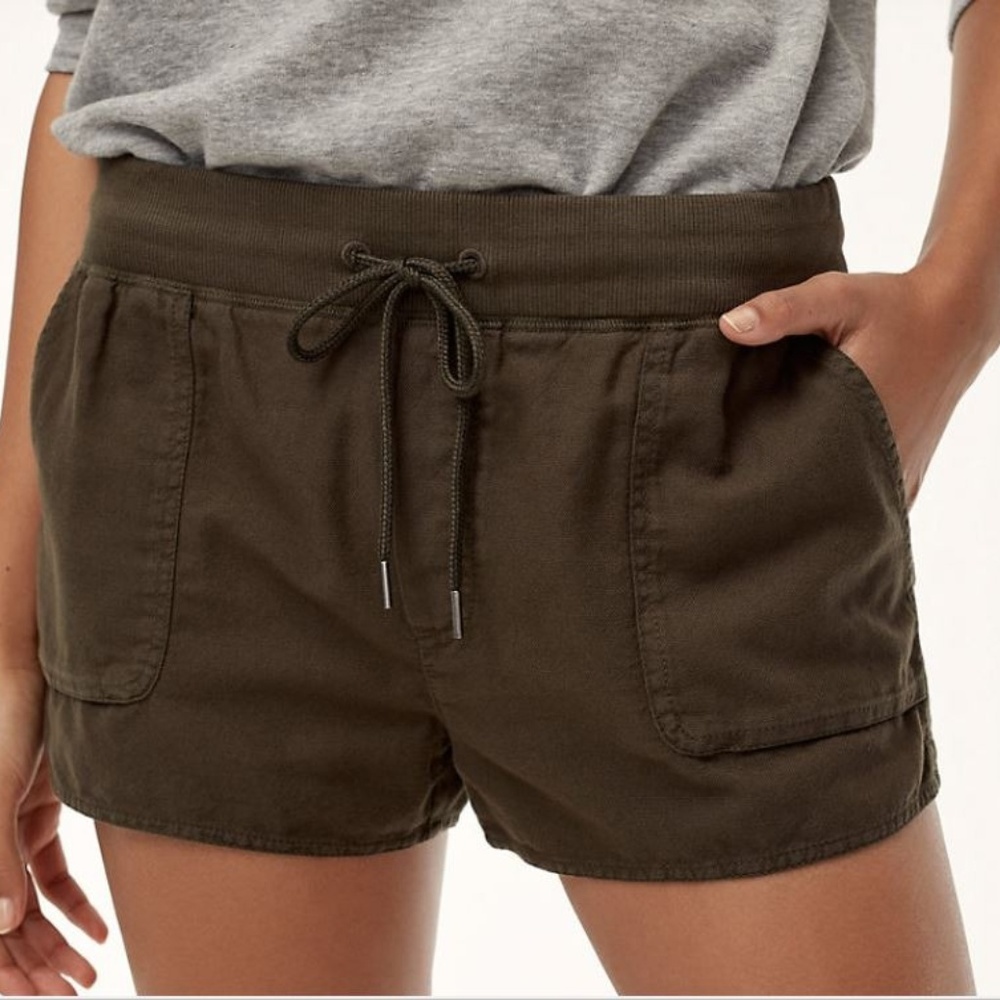 Aritzia Community Axiom Shorts Small Black